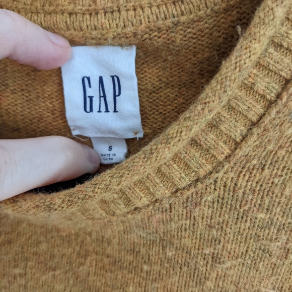 GAP Sweater - Picture 4 of 5